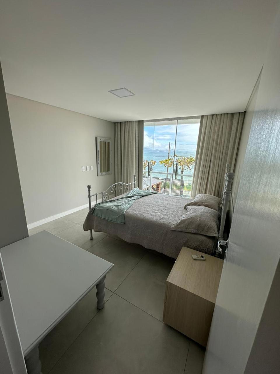Apartamento Frente Mar Na Baia De Porto Belo Exterior photo
